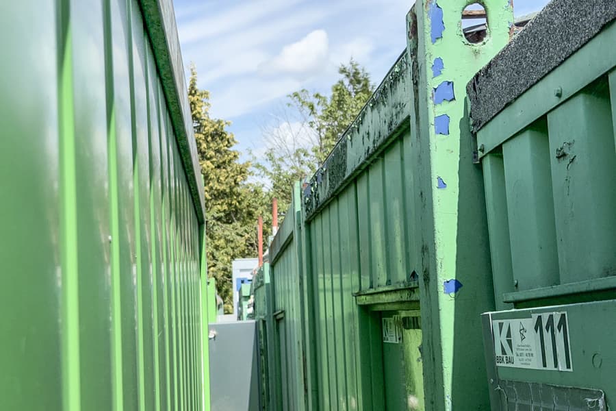 Baustellencontainer mit Inhalt, versperrbar